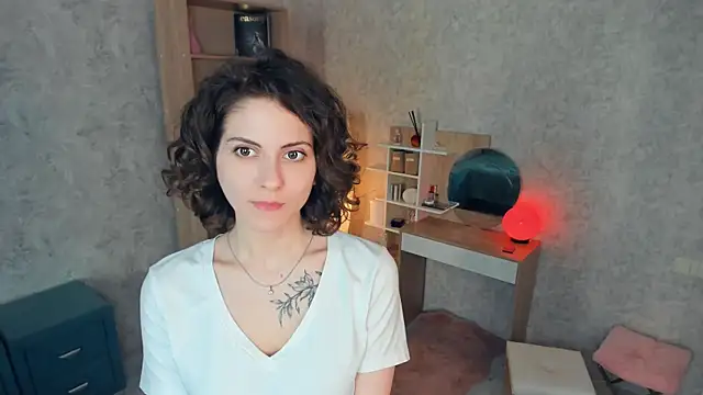 Kimasichka online show from May 17, 2026, 5:38 am