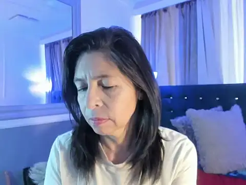Snapshot of lena_gray chatting on June 14, 2026, 2:08 pm lena gray online show from June 14, 2026, 2:08 pm