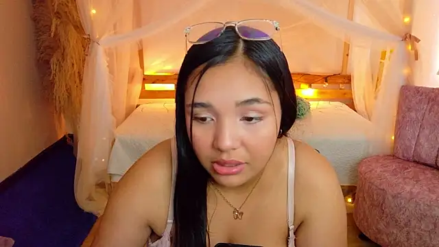 leoneriss online show from June 9, 2026, 7:47 pm