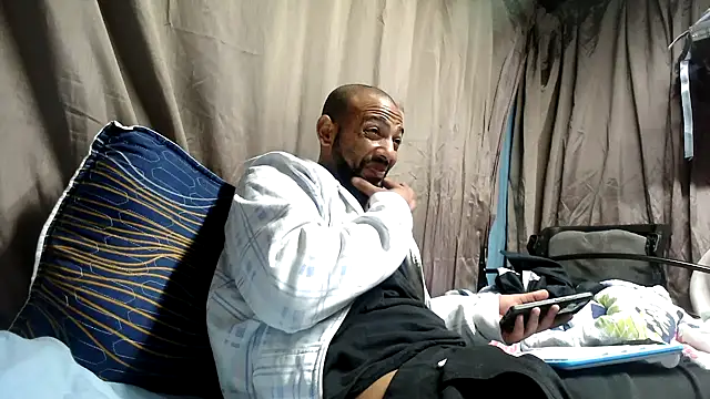 Camodick online show from April 19, 2026, 8:02 am