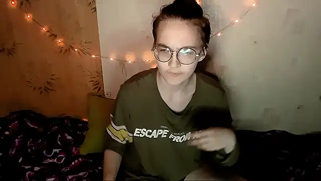 Alessa Kiss online show from May 29, 2026, 3:43 pm