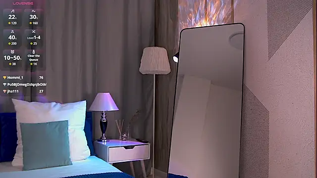 Snapshot of Queen_Monica_ chatting on July 5, 2026, 6:15 pm Queen Monica online show from July 5, 2026, 6:15 pm