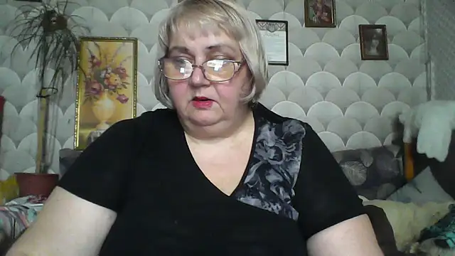 MarinaFarina53 online show from June 3, 2026, 10:40 am