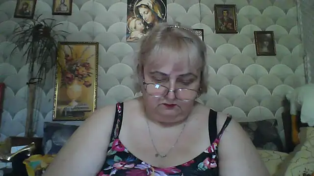 MarinaFarina53 online show from June 24, 2026, 5:39 am