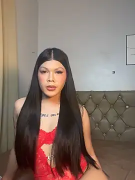 DanikaLovve online show from May 8, 2026, 12:32 pm