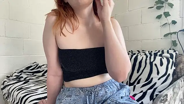Amber  Fox online show from June 22, 2026, 1:08 pm