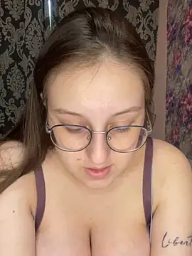 viksiss online show from June 3, 2026, 11:57 am