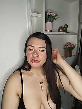 Snapshot of Antonella_1998 chatting on June 4, 2026, 2:12 pm Antonella 1998 online show from June 4, 2026, 2:12 pm