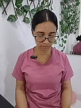 alanahot94 online show from July 3, 2026, 11:55 pm