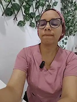alanahot94 online show from July 10, 2026, 4:20 pm