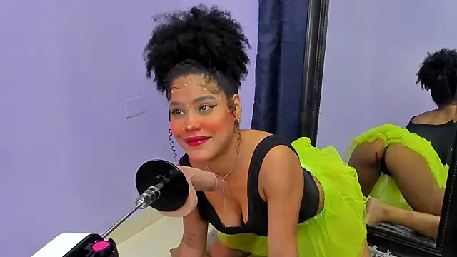Snapshot of sharonbombo chatting on May 20, 2026, 1:56 am sharonbombo online show from May 20, 2026, 1:56 am