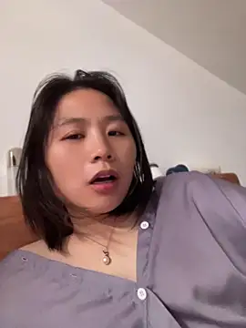 Snapshot of Iridessa- chatting on June 27, 2026, 12:22 pm Iridessa- online show from June 27, 2026, 12:22 pm