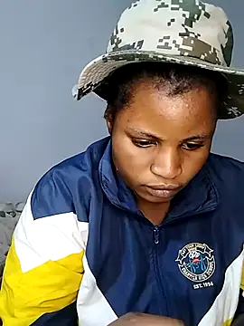 Snapshot of JuicyHoney_01 chatting on July 3, 2026, 7:42 pm JuicyHoney 01 online show from July 3, 2026, 7:42 pm