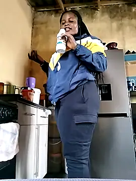 Snapshot of JuicyHoney_01 chatting on July 29, 2026, 7:50 am JuicyHoney 01 online show from July 29, 2026, 7:50 am