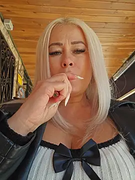 MILFBARBY online show from November 3, 2025, 9:10 am