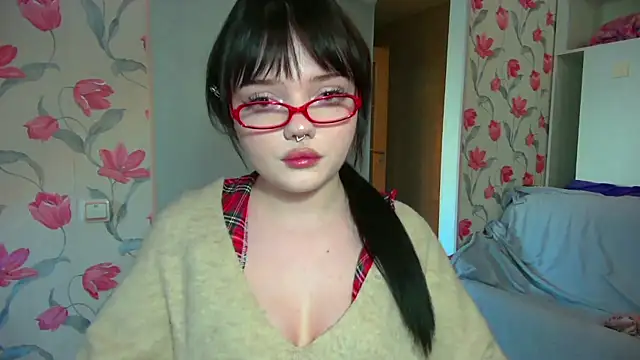 Snapshot of DarkxFoxy chatting on June 19, 2026, 5:06 pm DarkxFoxy online show from June 19, 2026, 5:06 pm