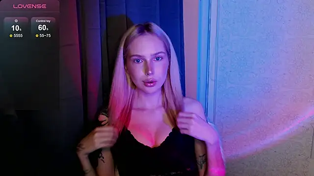 MichelleVelour online show from May 13, 2026, 4:04 pm