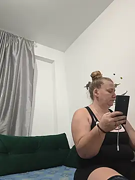 Snapshot of JuliaBestX chatting on July 17, 2026, 11:09 pm JuliaBestX online show from July 17, 2026, 11:09 pm