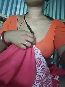 Curvy Rhea online show from May 19, 2026, 9:37 am