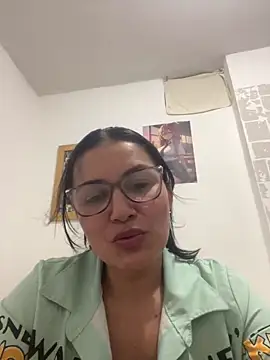 Snapshot of Casandra_inthemorning chatting on May 18, 2026, 1:24 am Casandra inthemorning online show from May 18, 2026, 1:24 am