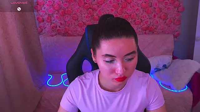 Lola Leeee online show from May 12, 2026, 12:57 pm