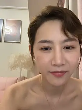 A-happyy online show from May 12, 2026, 2:14 pm