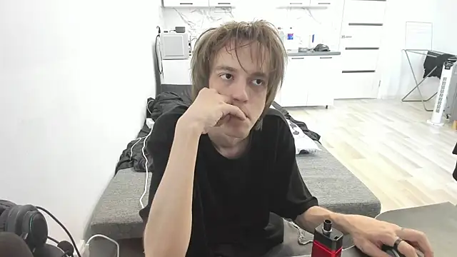 Snapshot of Nolan_Sagee chatting on June 19, 2026, 10:19 am Nolan Sagee online show from June 19, 2026, 10:19 am
