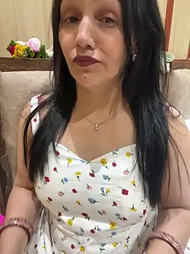 simmy14321 online show from July 19, 2026, 1:53 am
