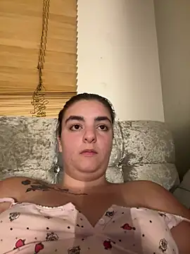 Snapshot of LexiXXoo chatting on June 28, 2026, 9:43 pm LexiXXoo online show from June 28, 2026, 9:43 pm