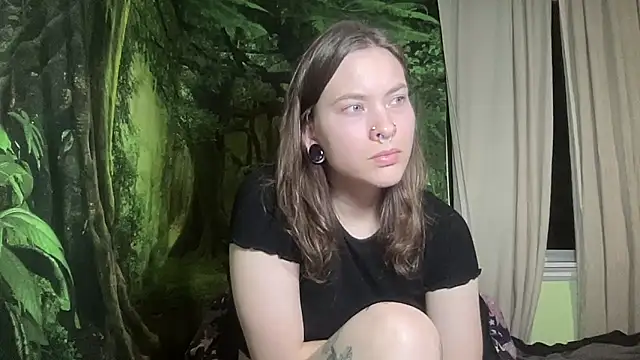 Snapshot of mo0ngoddess chatting on January 21, 2025, 5:49 am mo0ngoddess online show from January 21, 2025, 5:49 am