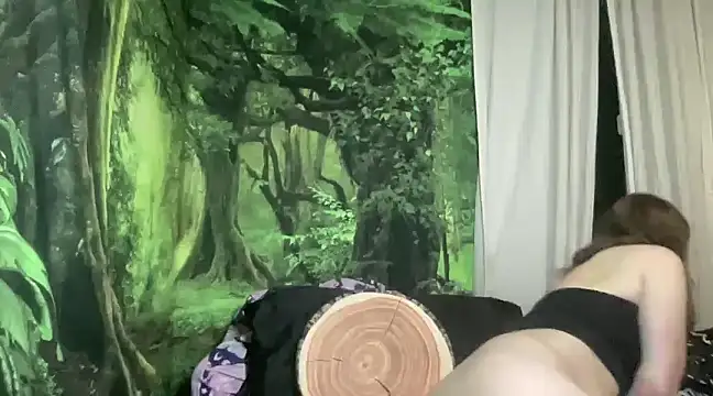 Snapshot of mo0ngoddess chatting on January 24, 2025, 6:24 am mo0ngoddess online show from January 24, 2025, 6:24 am