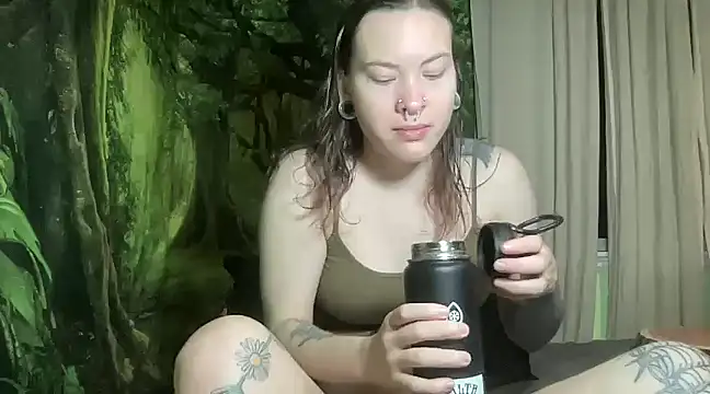 Snapshot of mo0ngoddess chatting on January 31, 2025, 2:48 am mo0ngoddess online show from January 31, 2025, 2:48 am