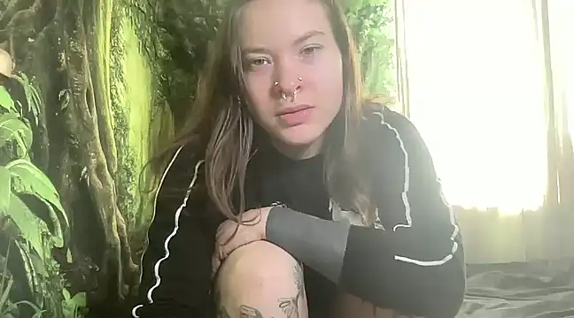 Snapshot of mo0ngoddess chatting on February 18, 2025, 10:58 pm mo0ngoddess online show from February 18, 2025, 10:58 pm