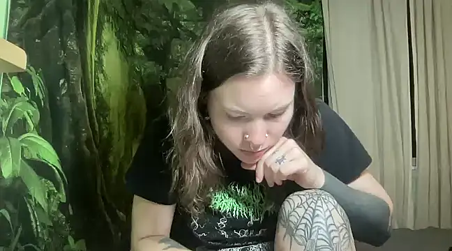 Snapshot of mo0ngoddess chatting on February 27, 2025, 6:50 am mo0ngoddess online show from February 27, 2025, 6:50 am