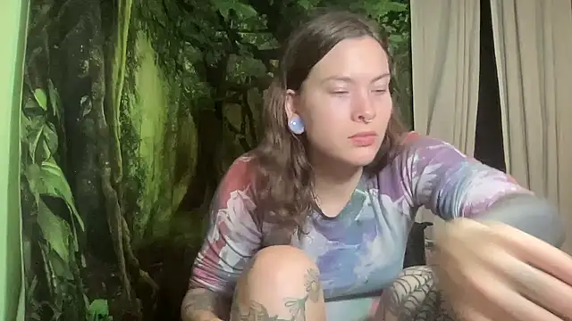 Snapshot of mo0ngoddess chatting on November 22, 2025, 4:11 am mo0ngoddess online show from November 22, 2025, 4:11 am