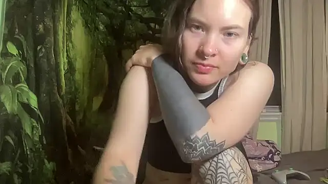 Snapshot of mo0ngoddess chatting on November 24, 2025, 3:06 am mo0ngoddess online show from November 24, 2025, 3:06 am