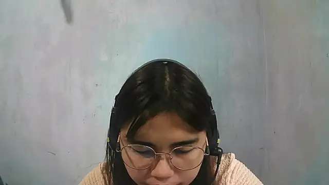 MaragaretSanterre online show from May 18, 2026, 11:32 pm