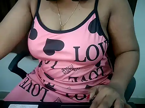 Snapshot of MALLU_WAVEZZZ chatting on June 1, 2026, 3:47 pm MALLU WAVEZZZ online show from June 1, 2026, 3:47 pm