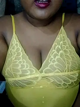 Snapshot of Rishwana77 chatting on July 5, 2026, 6:37 pm Rishwana77 online show from July 5, 2026, 6:37 pm