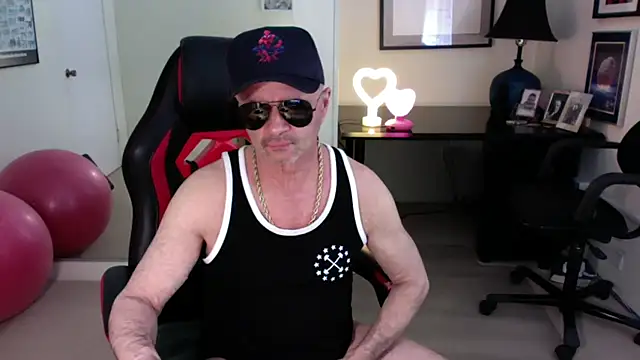 hotdadbod online show from March 12, 2025, 8:41 pm