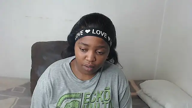 Snapshot of African_Busty chatting on June 23, 2026, 7:06 am African Busty online show from June 23, 2026, 7:06 am