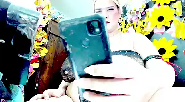 Snapshot of DirtyKhloy chatting on February 22, 2025, 5:44 am DirtyKhloy online show from February 22, 2025, 5:44 am