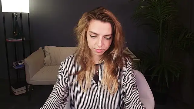 CherryCl0ud online show from May 25, 2026, 2:28 am