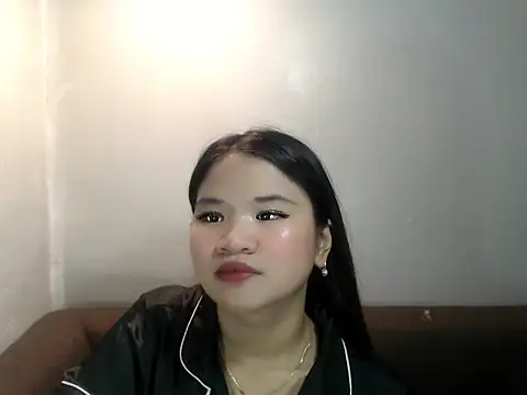 xLovelyMaxinex online show from May 14, 2026, 9:27 am