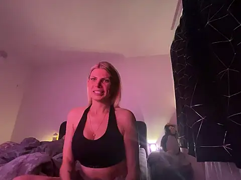 Hailey amour online show from May 18, 2026, 9:09 pm