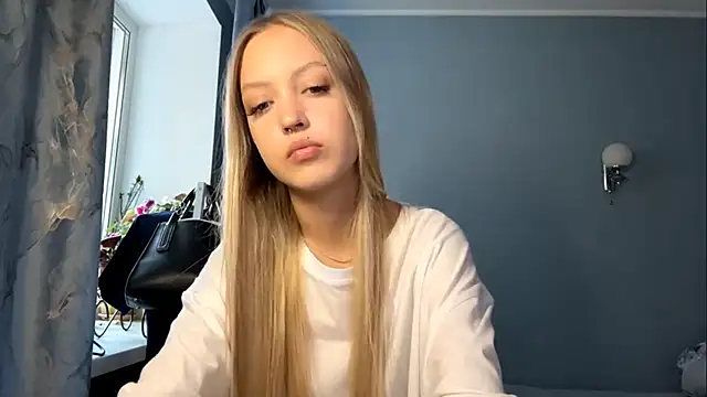 NievesHackey online show from June 9, 2026, 1:34 pm