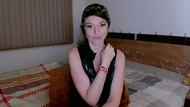 LoveElenika online show from July 5, 2026, 6:48 pm