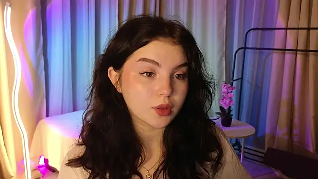 Snapshot of lollyy_pop chatting on June 6, 2026, 1:32 am lollyy pop online show from June 6, 2026, 1:32 am