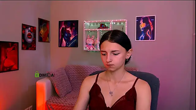 caroline honeyy online show from June 16, 2026, 9:45 am