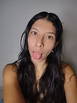 Snapshot of MelanyMo_on chatting on May 25, 2026, 9:48 am MelanyMo on online show from May 25, 2026, 9:48 am